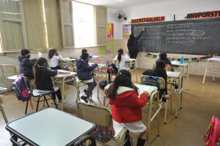 debate-reunion-consejo-federal-educacion-se-hizo-ayer-se-decidio-abrir-mesa-trabajo-conjunta-diferentes-sectores-incluidos-aquellos-cuestionaron-938406-133540