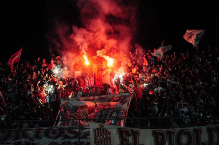 todo-listo-hinchas-san-martin-tucuman-preparan-mega-recibimiento-para-partido-sabado-1049346-193824