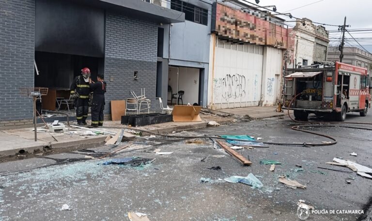 Tres-tucumanos-fueron-detenidos-tras-incendiar-un-local-en-Catamarca